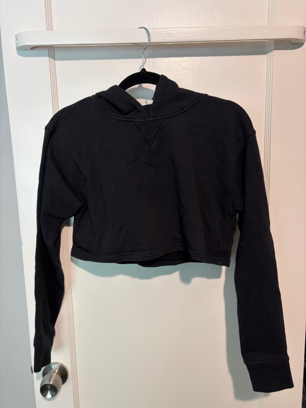 Lululemon Black Cropped Hoodie for Women - Everyday Pullover size 6
